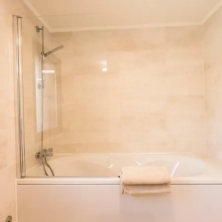 فيلة Casa Tazmin